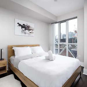 Dwtn Near Cn Tower! W/ Free Parking , Toronto Canada